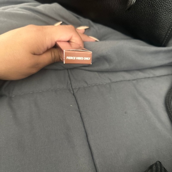 Two face makeup - Picture 2 of 3